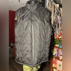 NEW SPORT Faux Fur Lined Puffer Vest Women’s Large Black Cozy Winter Layer